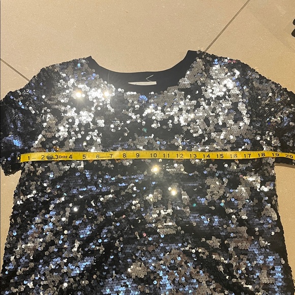 Two by Vince Camuto size Sequins all over - Picture 9 of 10